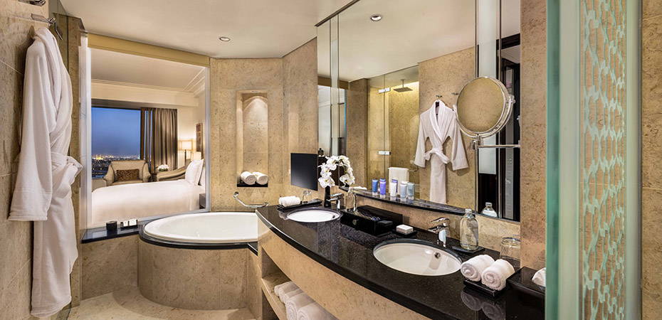 Deluxe Room Sea View - Conrad Dubai