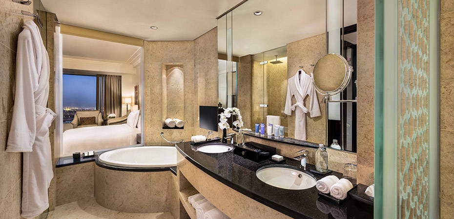 Deluxe Room Skyline View - Conrad Dubai