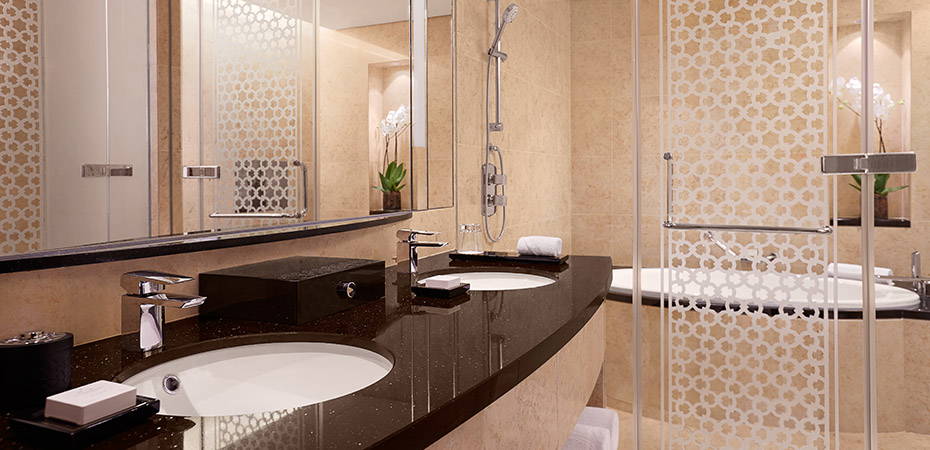 Deluxe Corner Room - Conrad Dubai