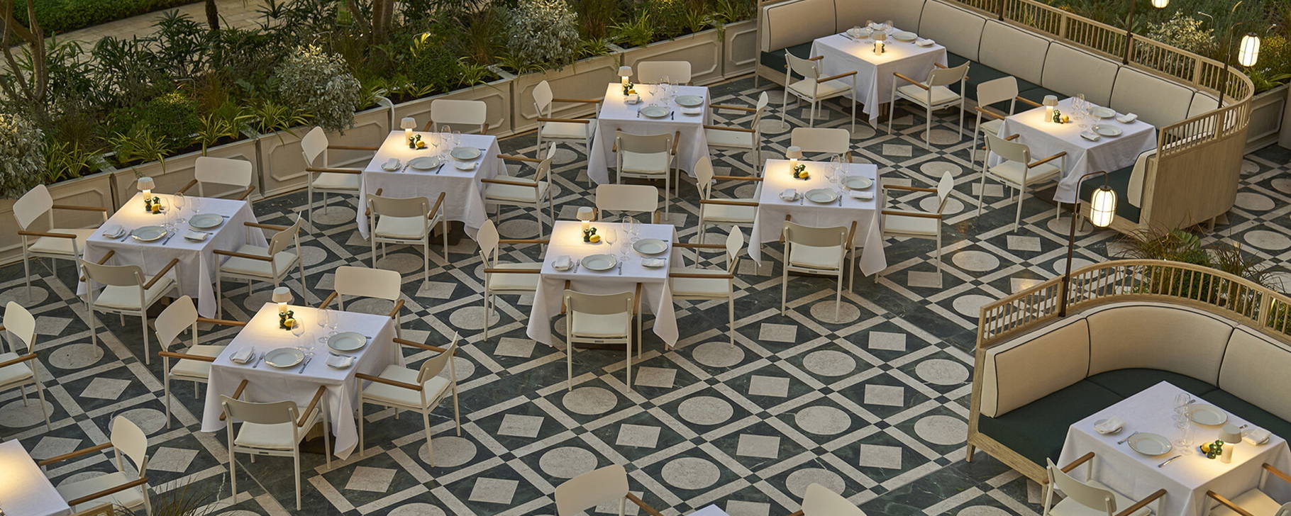 Restaurant - Four Seasons Resort Dubai at Jumeirah Beach