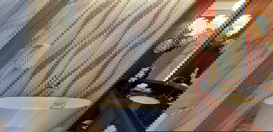 Deluxe City View Room - Four Seasons Resort Dubai at Jumeirah Beach