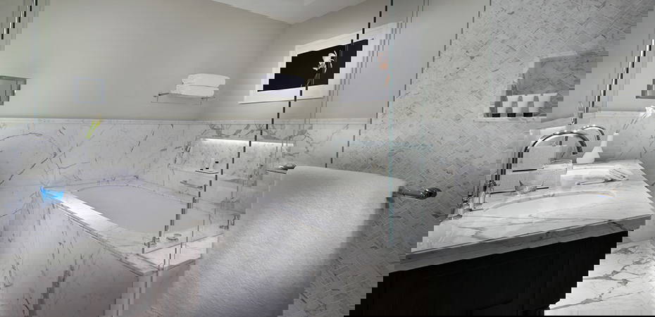 Grand Club Burj View Room - Kempinski The Boulevard Dubai