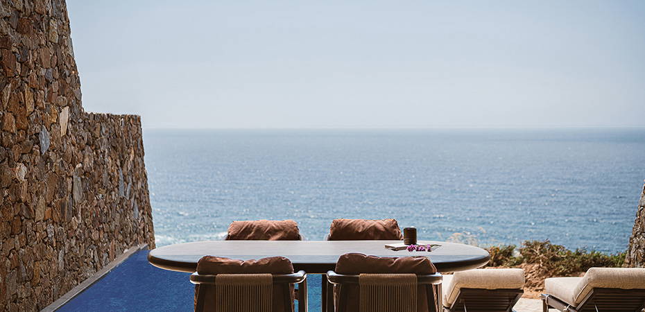 Horizon Suite with Private Heated Pool - The Revery