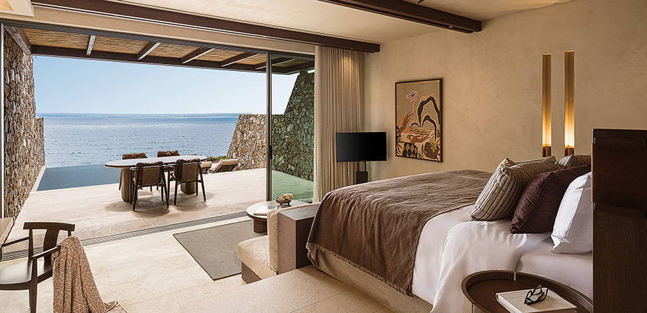 Horizon Suite with Private Heated Pool - The Revery
