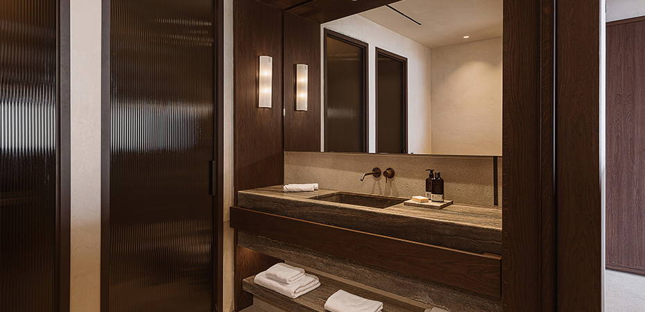 Horizon Suite with Private Heated Pool - The Revery