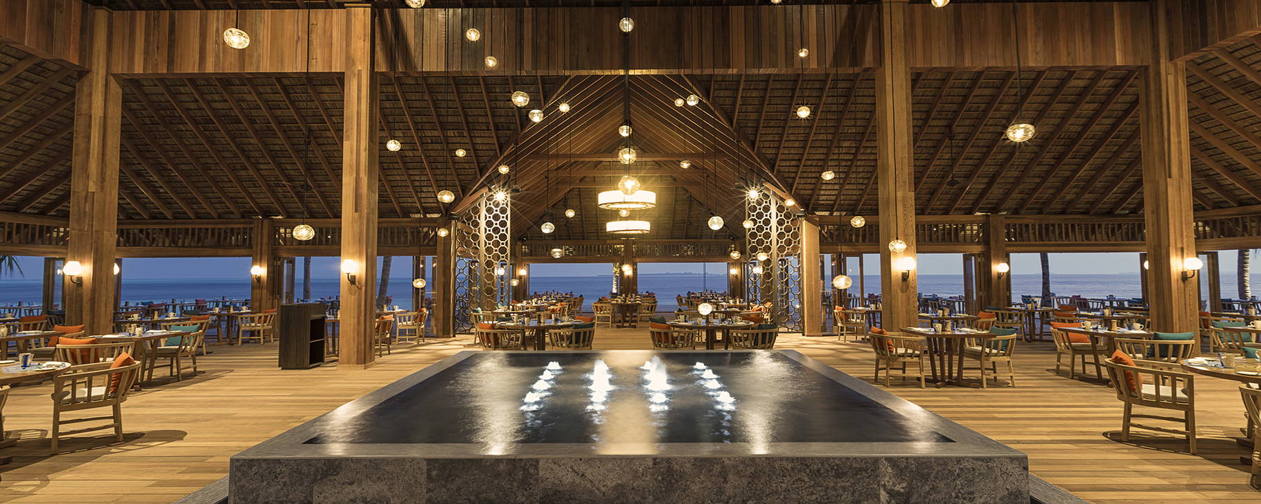 Canneli Restaurant - Hurawalhi Island Resort