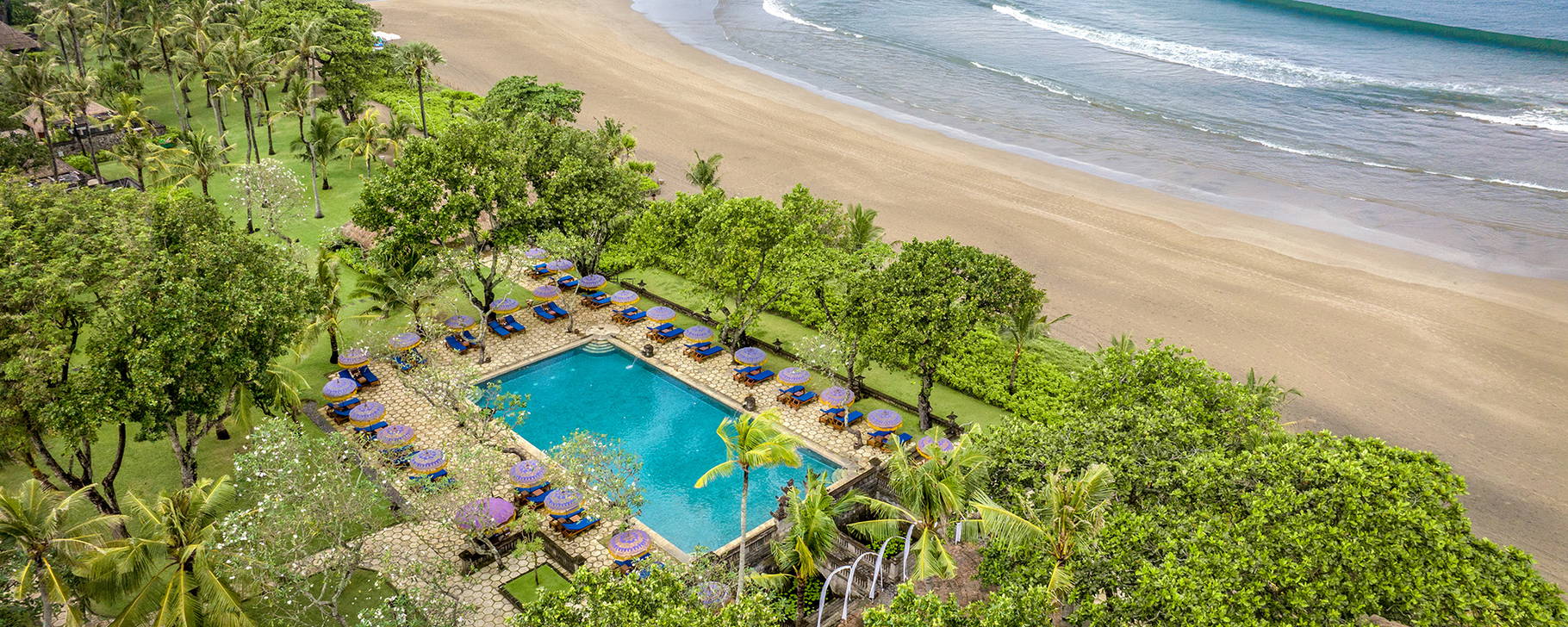 Pool und Strand - The Oberoi Beach Resort, Bali