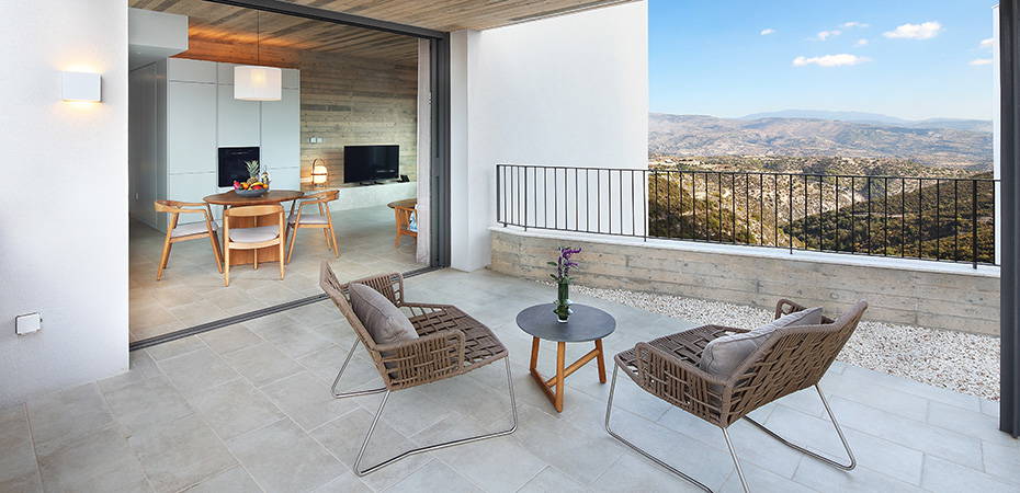 Ezousa Superior Suite - Minthis Resort