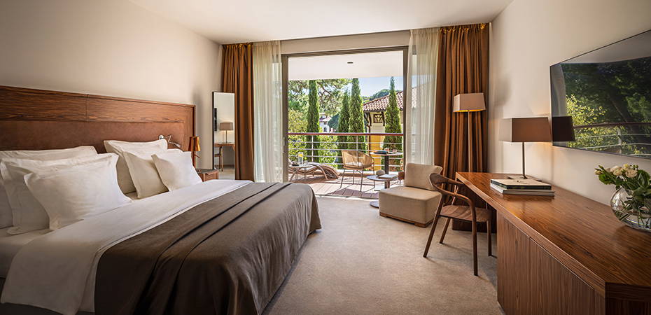 Premium Room Park Side - Boutique Hotel Alhambra, an SLH Hotel
