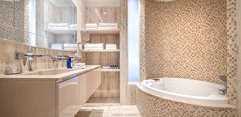 Premium Room Park Side - Boutique Hotel Alhambra, an SLH Hotel