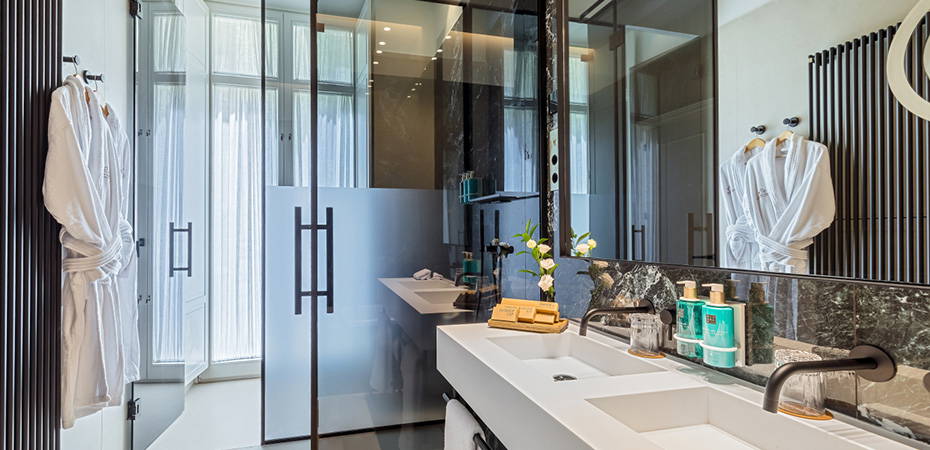 Deluxe Room with Balcony - Palacio Gran Vía, a Royal Hideaway Hotel