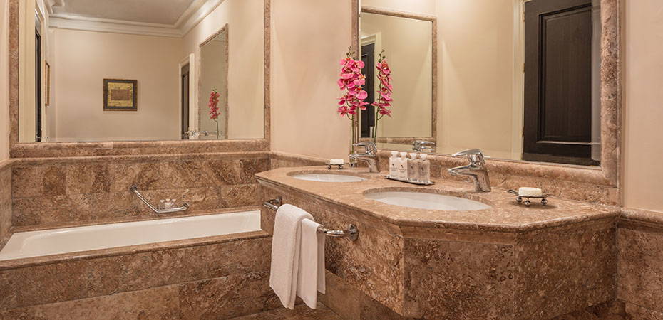 Badezimmer - Junior Suite - Anantara Villa Padierna Palace Benahavís Marbella Resort