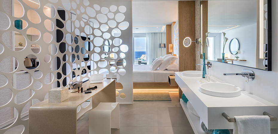 Junior Suite Ocean Front with Hot Tub - Royal Hideaway Corales Beach - Adults Only