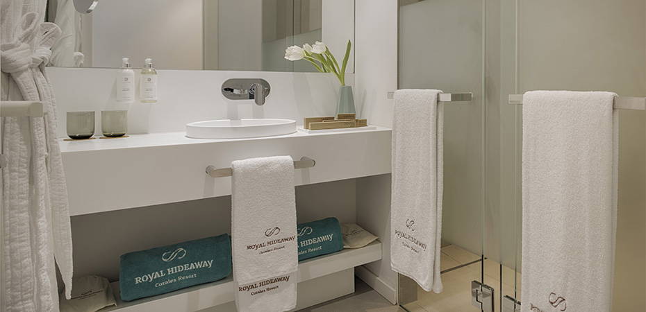 Duplex Villa Suite 2 Bedrooms with Pool - Royal Hideaway Corales Suites