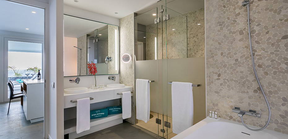 Deluxe Suite 2 Bedrooms with Pool - Royal Hideaway Corales Suites