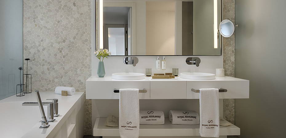 Villa Suite 2 Bedrooms with Pool - Royal Hideaway Corales Suites