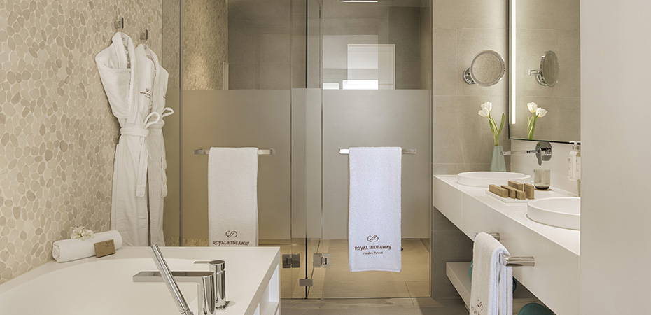 Villa Suite 2 Bedrooms with Pool - Royal Hideaway Corales Suites