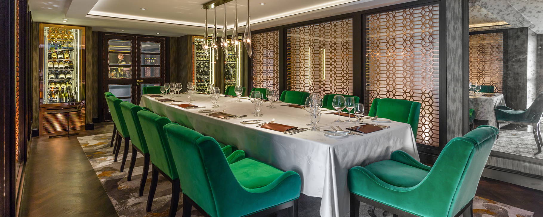 Vintage Room - Riverside Mozart