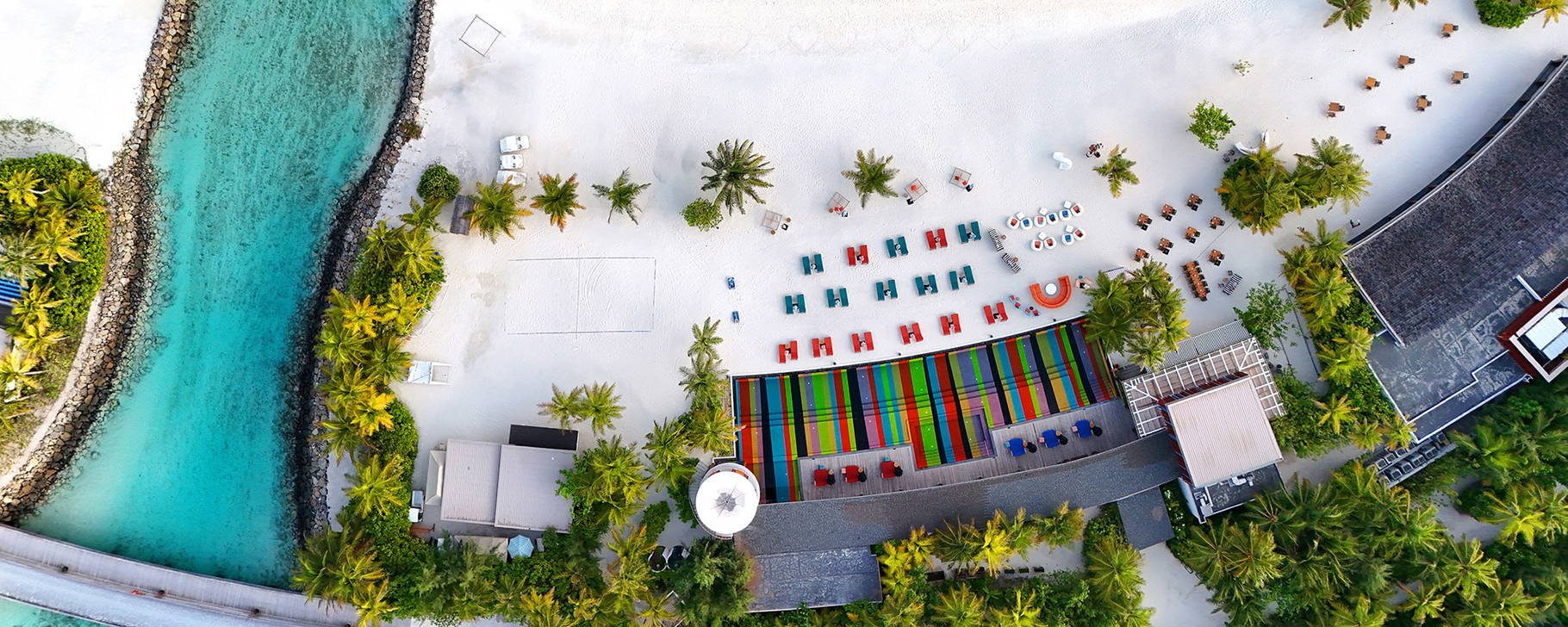 Lazuli und Strand - SO/ Maldives