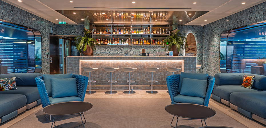 Bar - Emerald Cruises & Tours