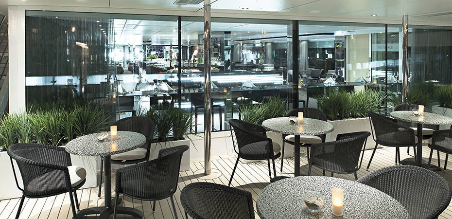 Restaurant - Emerald Cruises & Tours