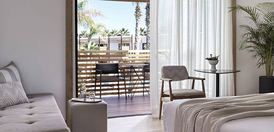 Premium Pool View with an Exterior Jacuzzi - Stella Island Luxury Resort & Spa