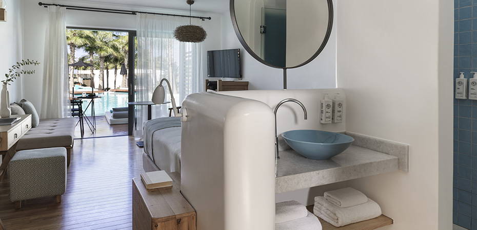 Luxury Swim Up - Stella Island Luxury Resort & Spa