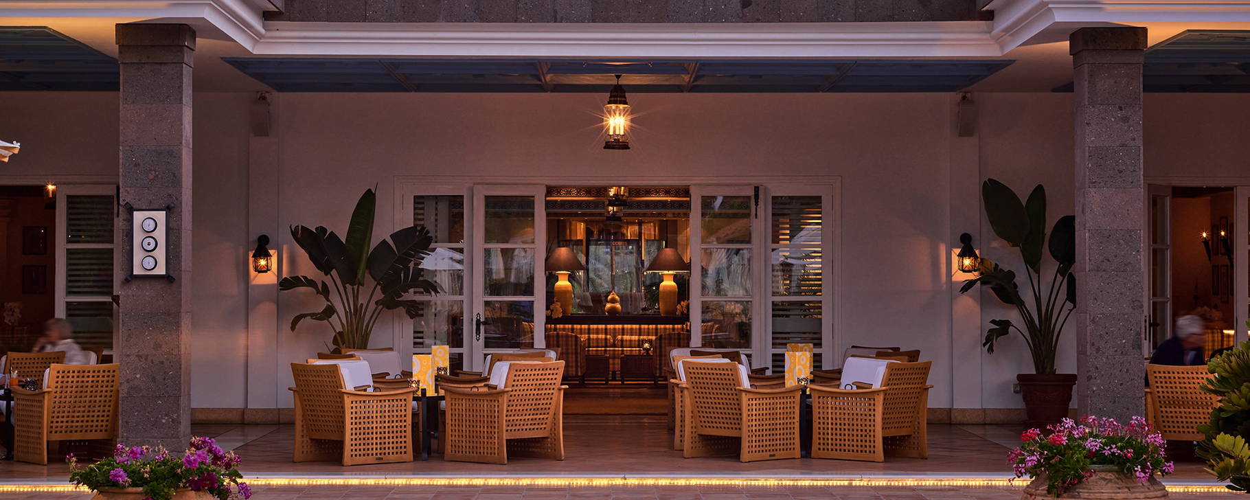 Poolside - Seaside Grand Hotel Residencia