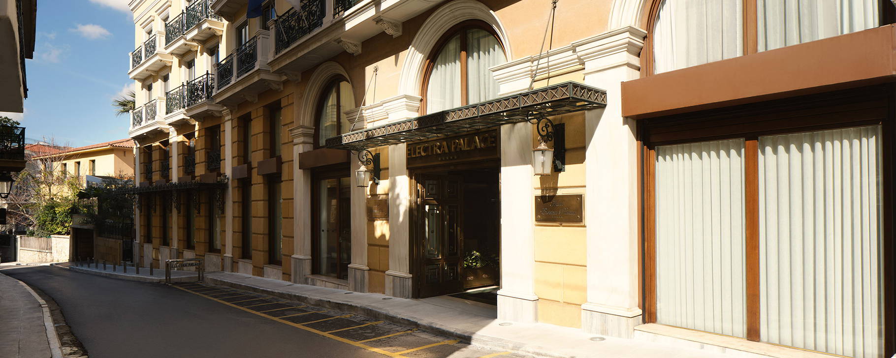 Hoteleingang - Electra Palace Athens