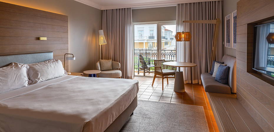 Partial Ocean View Room - Praia D'El Rey Marriott Golf & Beach Resort