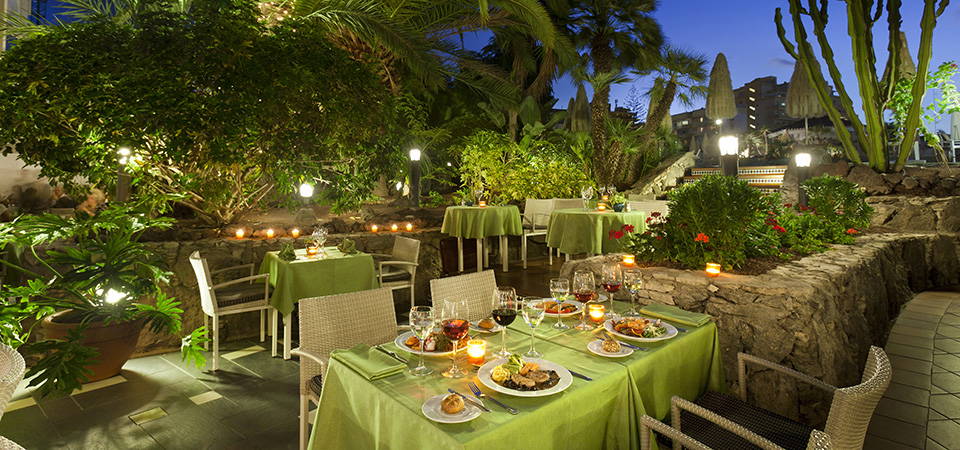 Restaurant Terrasse - Seaside Sandy Beach
