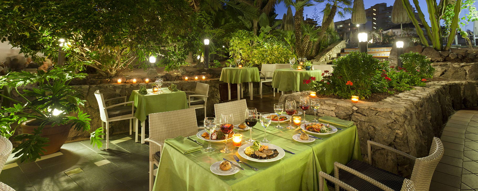 Restaurant Terrasse - Seaside Sandy Beach