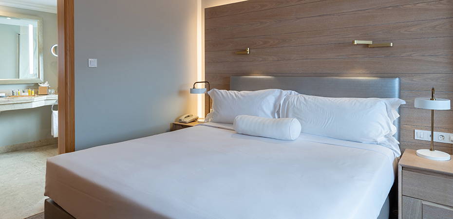 Junior Suite Garden or Golf View - Praia D'El Rey Marriott Golf & Beach Resort