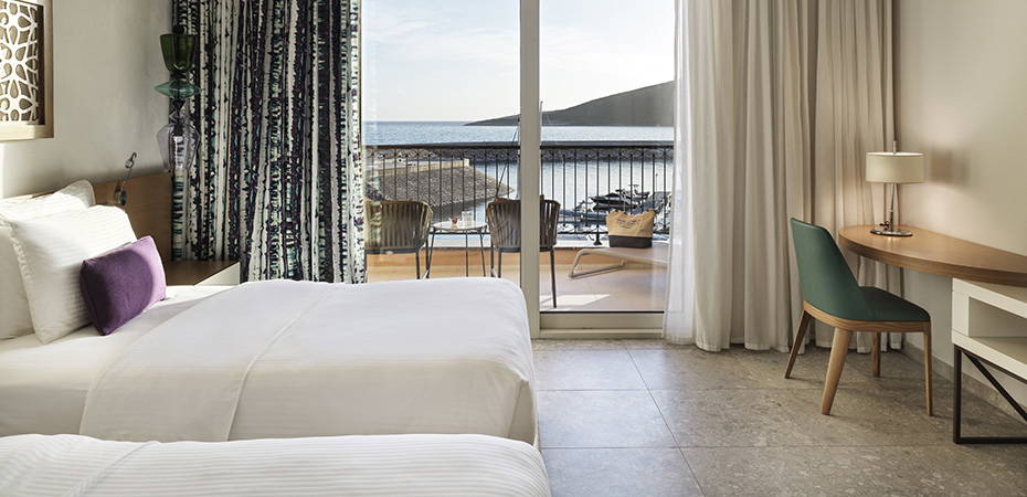 Grand Deluxe Corner Suite mit Meerblick - The Chedi Hotel & Residences Lustica Bay, Montenegro