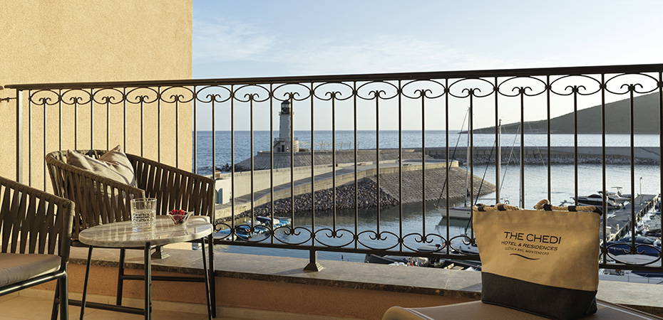 Grand Deluxe Corner Suite mit Meerblick - The Chedi Hotel & Residences Lustica Bay, Montenegro
