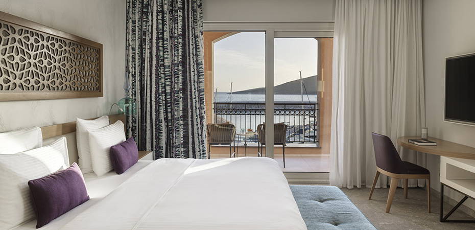 Grand Deluxe Corner Suite mit Meerblick - The Chedi Hotel & Residences Lustica Bay, Montenegro