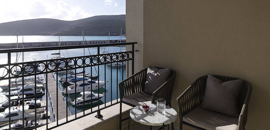 Grand Deluxe Zimmer mit Meerblick - The Chedi Hotel & Residences Lustica Bay, Montenegro