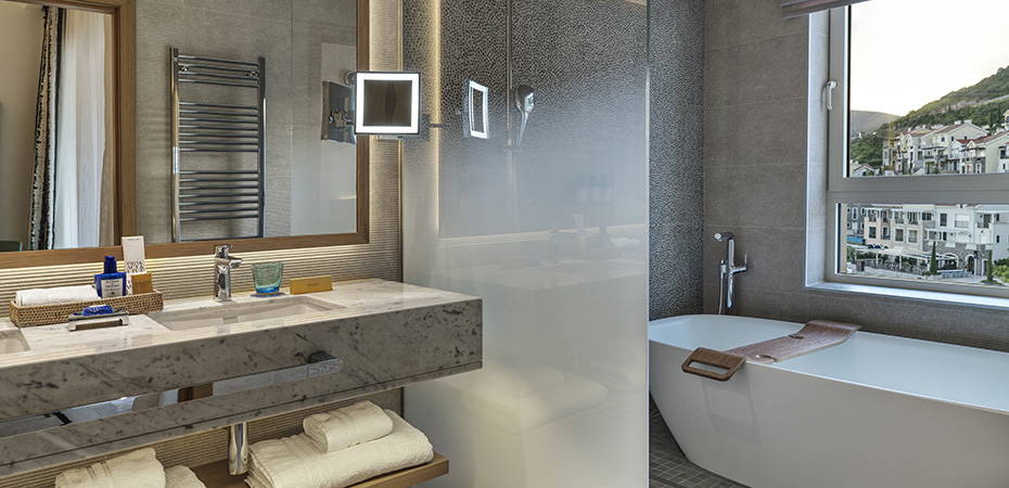 Grand Poolside Zimmer - The Chedi Hotel & Residences Lustica Bay, Montenegro