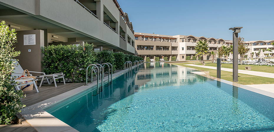 Euphoria Resort - Swim-up Zimmer in Griechenland