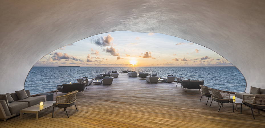 The St. Regis Maldives Vommuli Resort - Design-Hotel