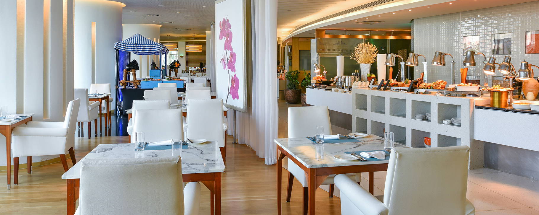 Azur Restaurant - Raffles Dubai