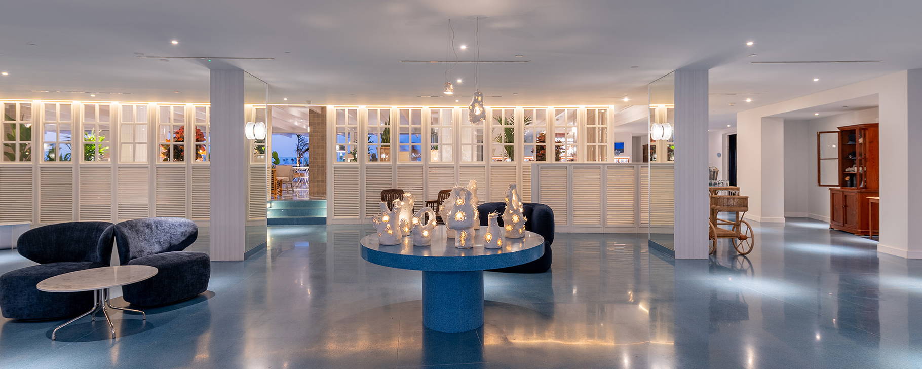 Lobby - The Salmar