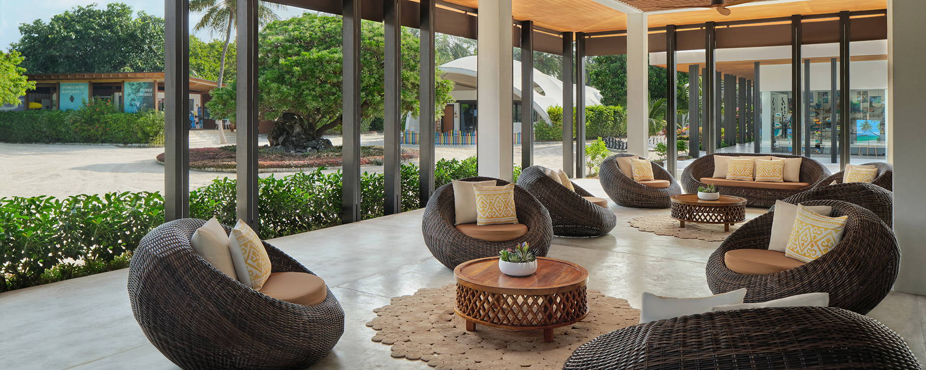 Heavenly Lounge - The Westin Maldives Miriandhoo Resort