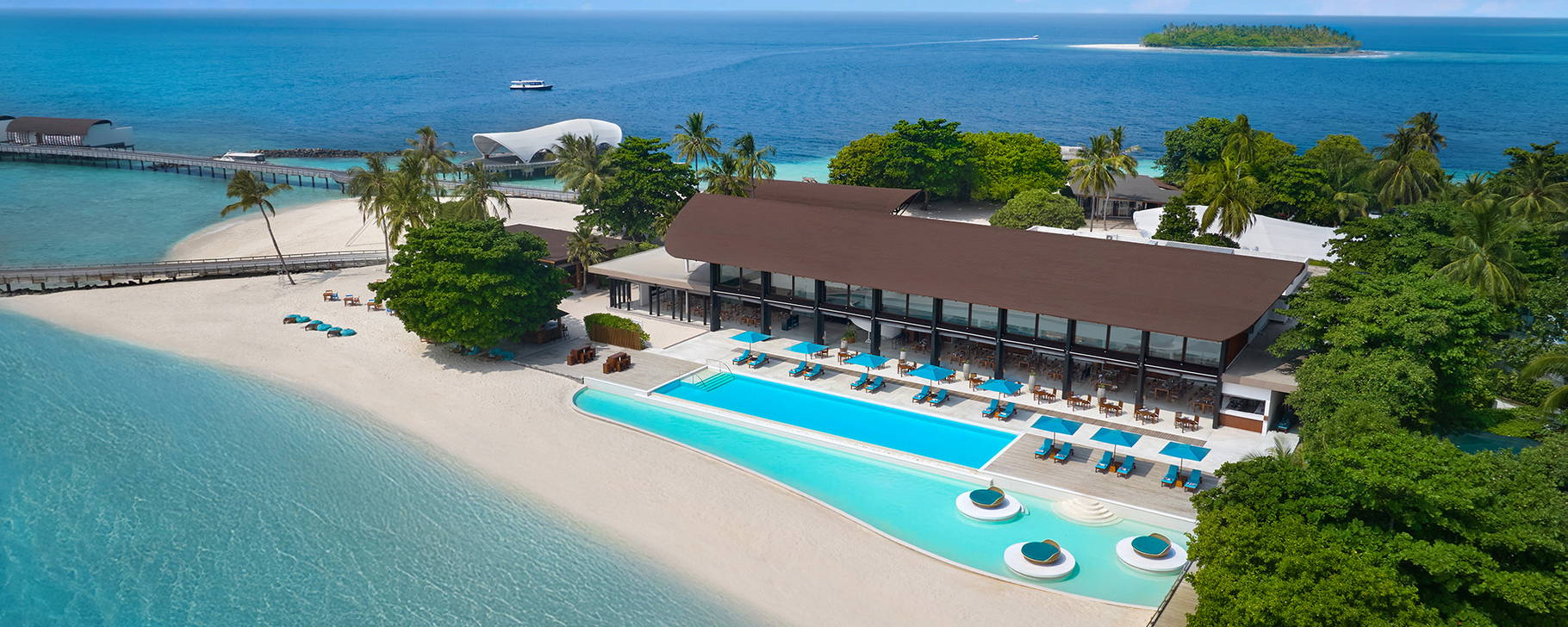 Hauptpool - The Westin Maldives Miriandhoo Resort