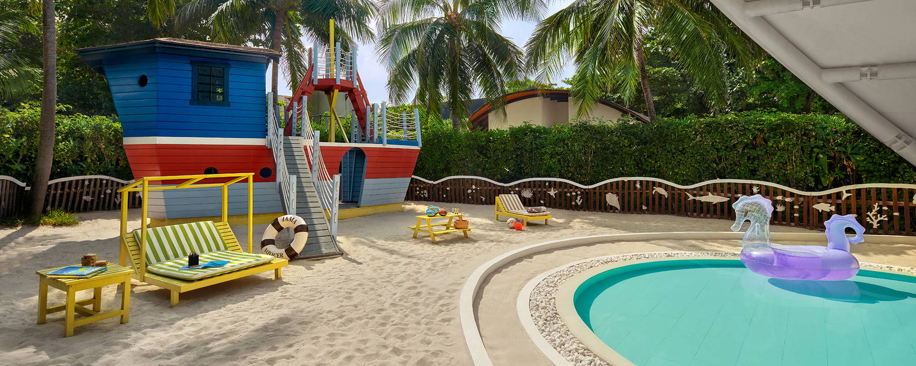 Kinderpool - The Westin Maldives Miriandhoo Resort